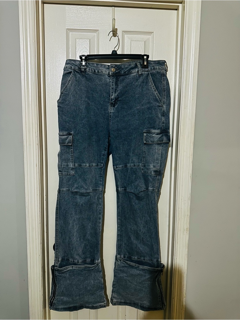 Fashion Nova Convertible Zip-Off Cargo Jeans – Size 16